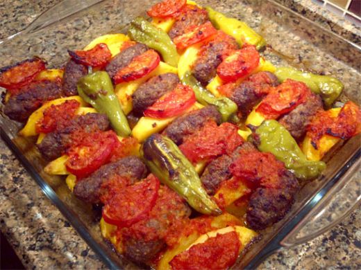 Fırında Köfte Patates Sosu Tarifi ve Malzemeleri