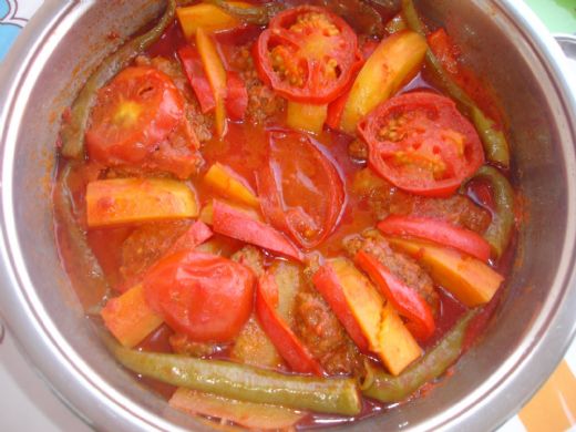 Fırında Köfte Patates Yemeği Tarifi ve Malzemeleri