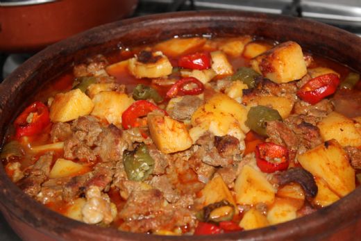 Fırında Kuşbaşı Et Patates Tarifi ve Malzemeleri